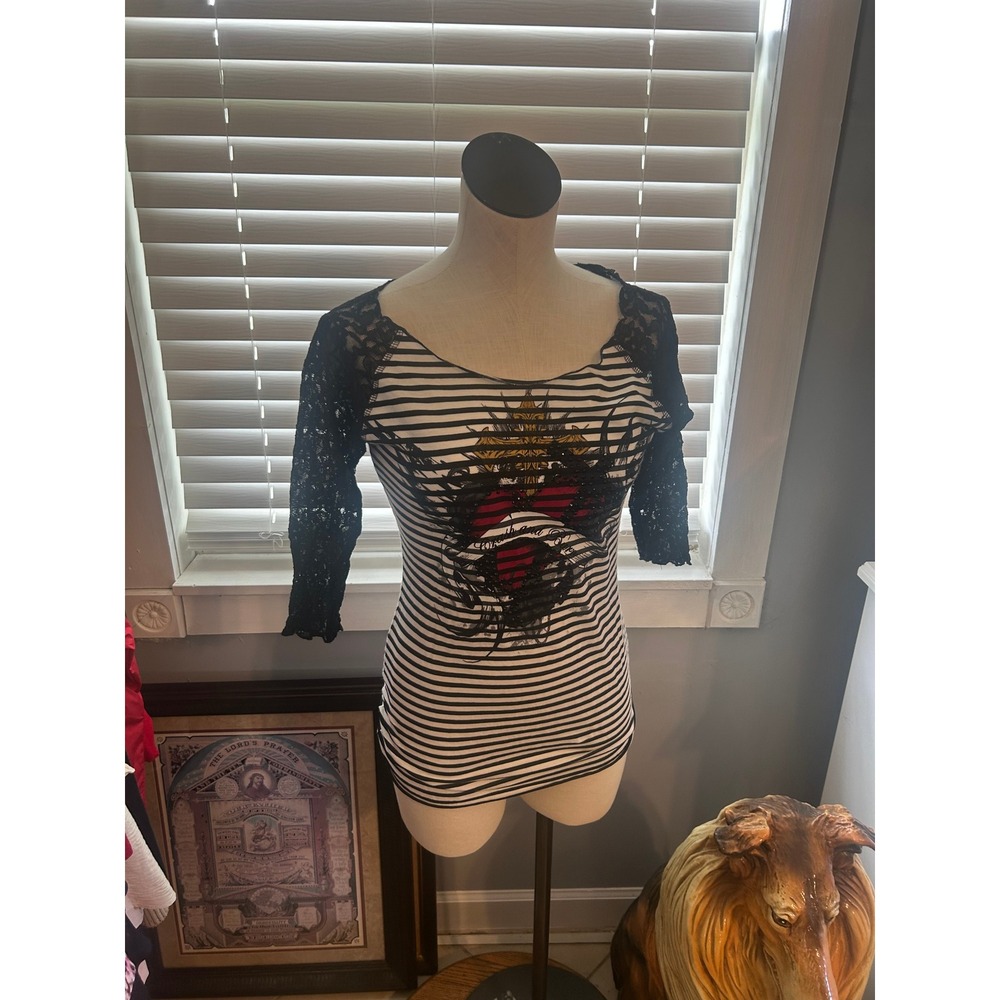 Crash & Burn Womens Striped Lace Sleeve Sacred Heart Graphic Top Black White